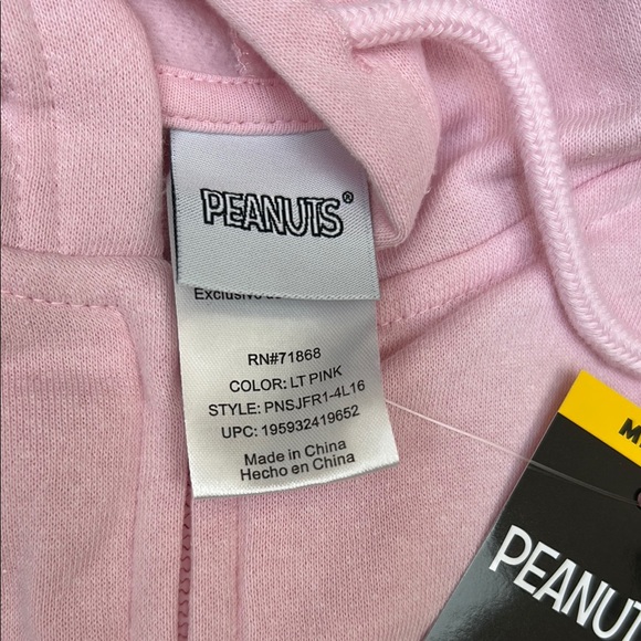 Snoopy embroidered & patch designs zip up jacket with hood NWT! Size M - Picture 11 of 16